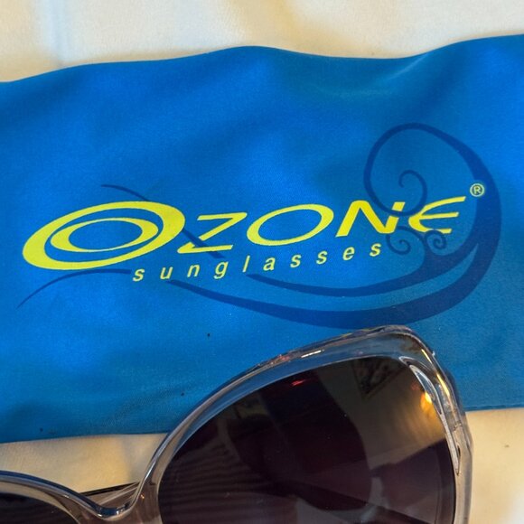 Ozone Sunglasses – Oversized Transparent Gray Frame - Picture 2 of 3